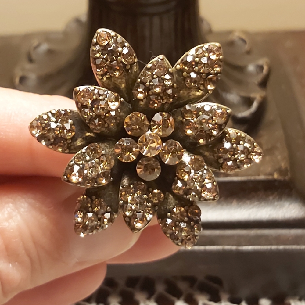 Sparkly part ring